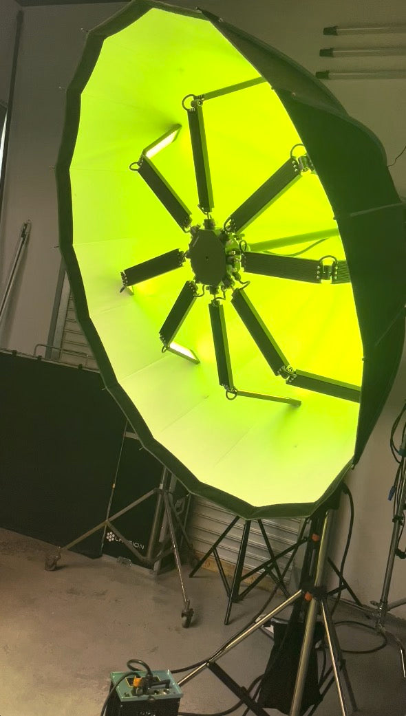 LAYSION DMX 512 Remote Dimming 700W LED Full Color sRGB Folding Shadowless Umbrella Reflector Light For Studio VideoPhotography